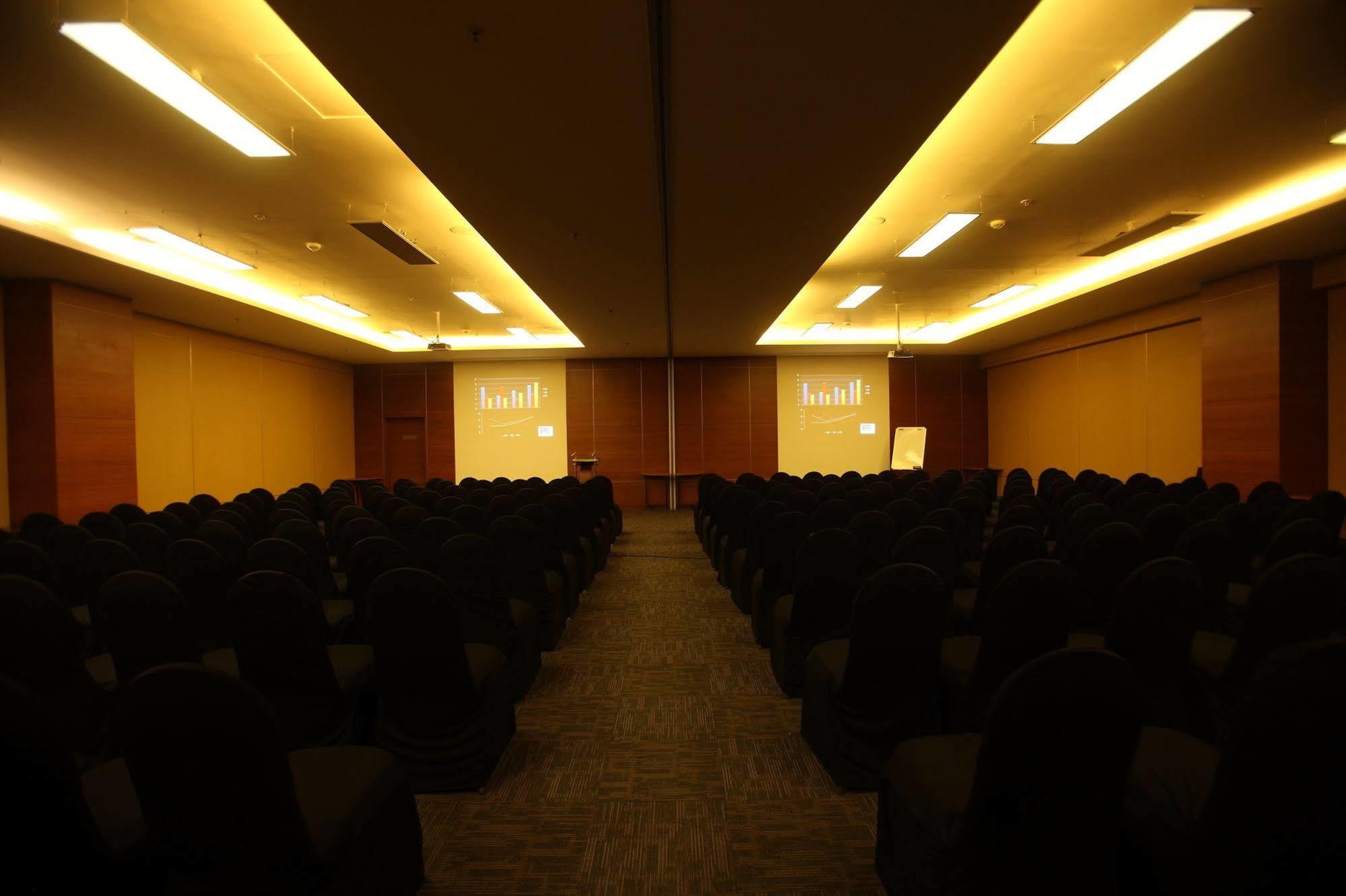 ホテル キーズ セレクト バイ レモン ツリー ピンプリ プネー Pimpri-Chinchwad エクステリア 写真